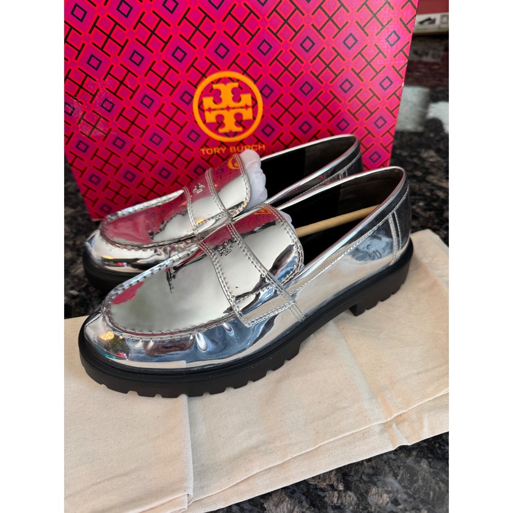 Tory Burch Classic Lug Loafer Mirrored Metallic Argento Silver dress shoes Sz 6